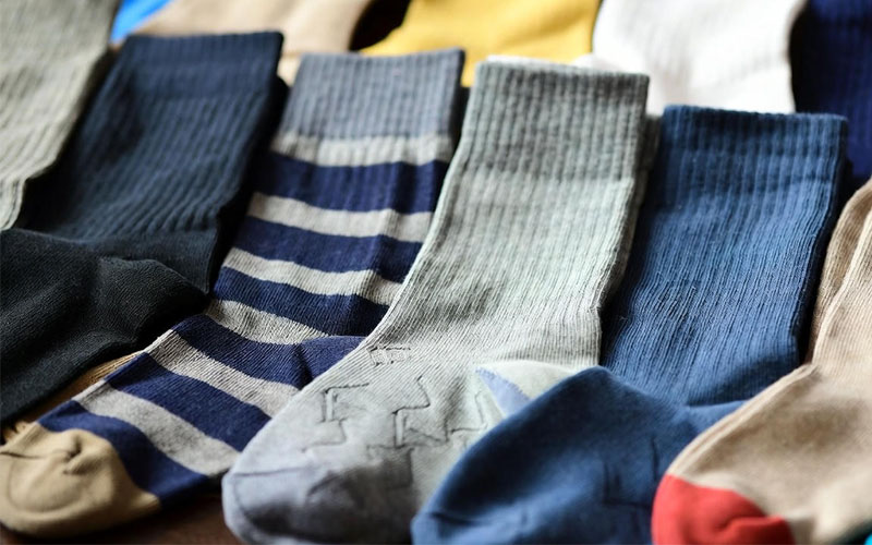 راز پاهای سالم و خوشحال؛ فواید شگفت انگیز جوراب پوشیدن